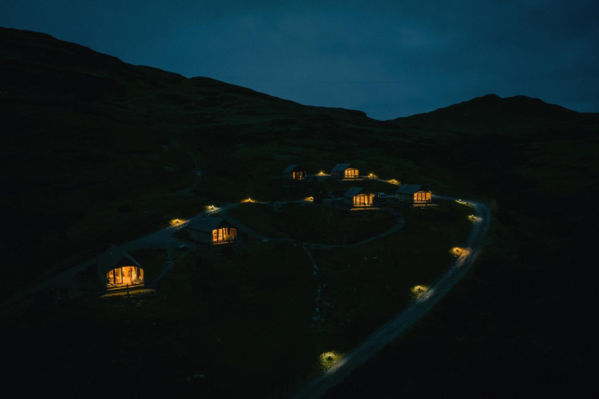 Отель Llechwedd Glamping Блайнай-Фестиниог Экстерьер фото