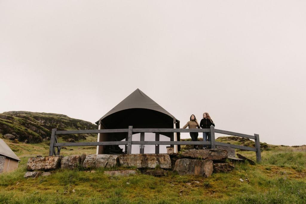 Отель Llechwedd Glamping Блайнай-Фестиниог Экстерьер фото